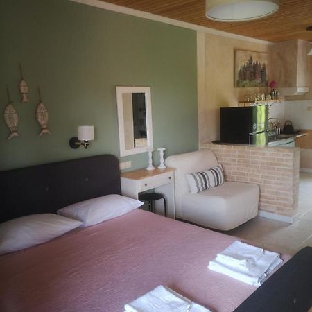 Achillion B&B Paralía Skotínis 외부 사진