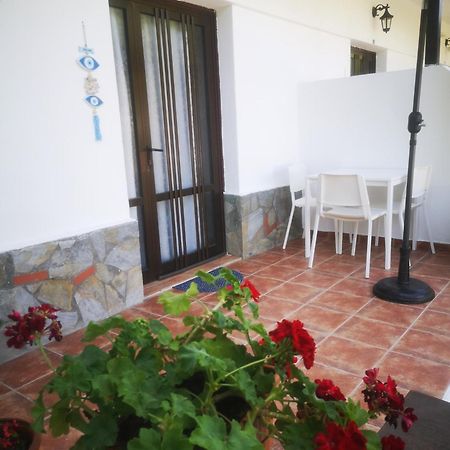 Achillion B&B Paralía Skotínis 외부 사진